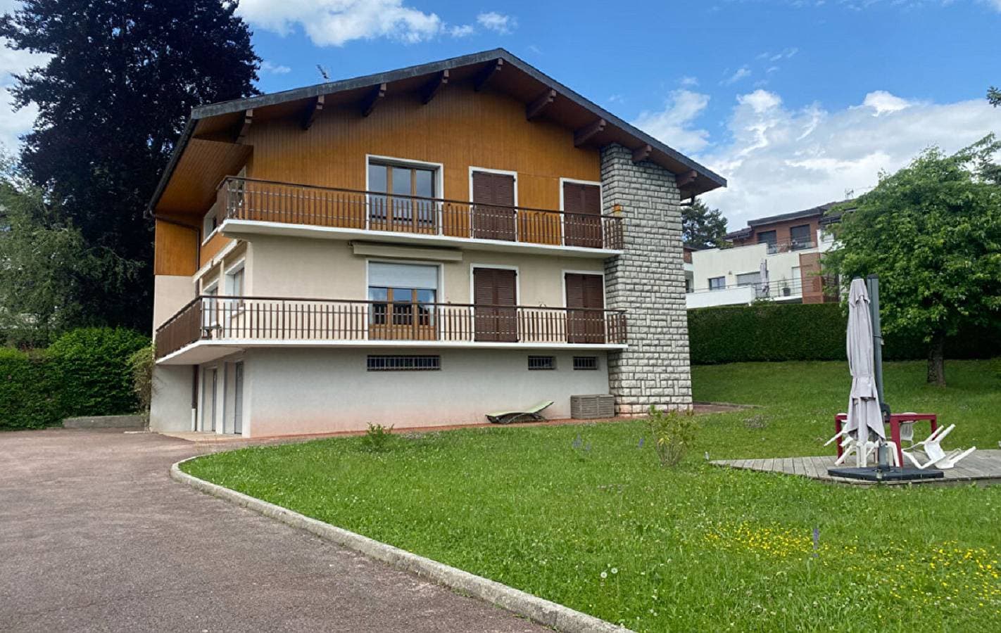 Foto 2 von 35: Le Vintage, grand appartement avec jardin proche d