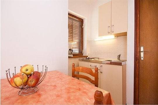 Foto 5 von 7: Studio Appartement mit Balkon und Meerblick Baska, Krk As-23742-a