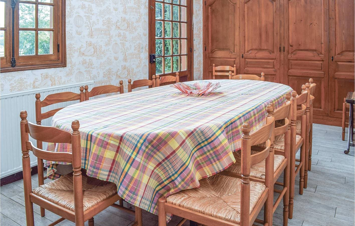Foto 6 von 28: Gemütliche Wohnung mit Parkplatz, TV, Garten und Internet, in der Nähe von Beaumontel und La Risle, 200qm