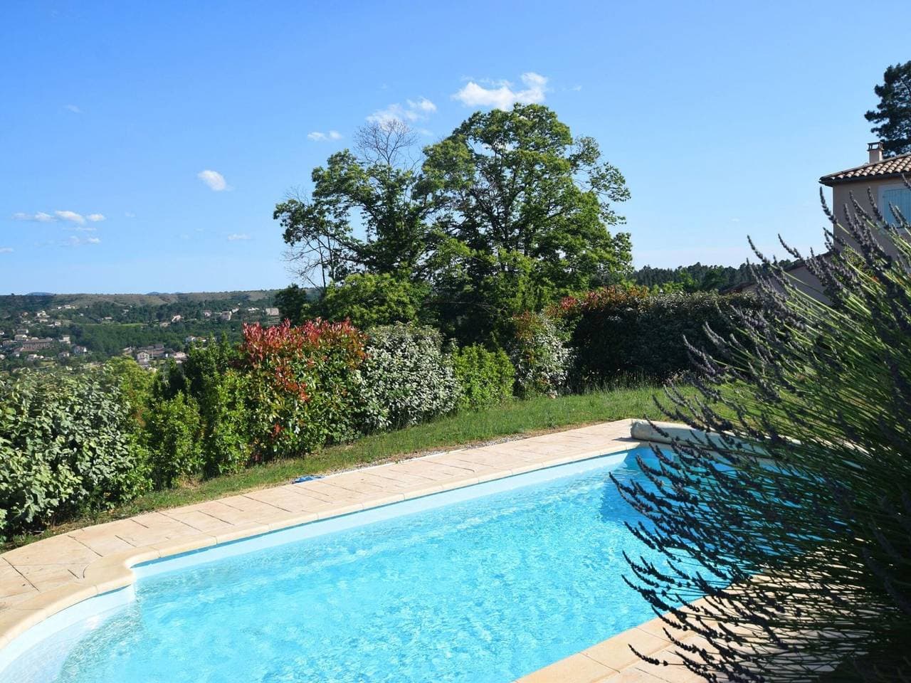 Foto 7 von 38: Impressive Villa with Hill View in Joyeuse