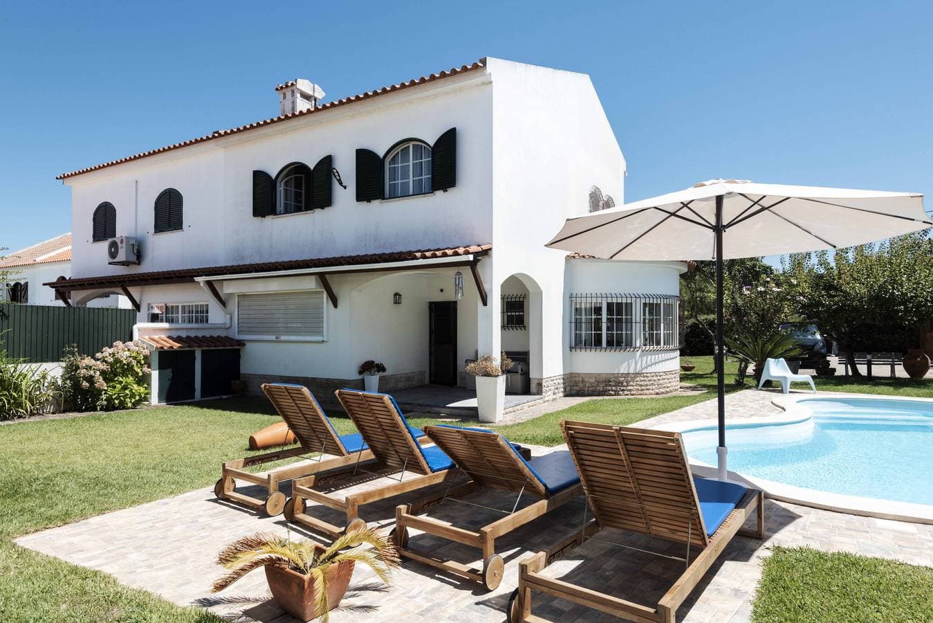 Sesimbra Stylish Villa 1