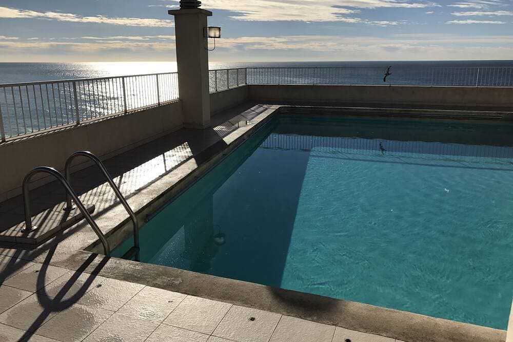 Foto 10 von 12: Royal Promenade: Studio Golden Square mit Pool