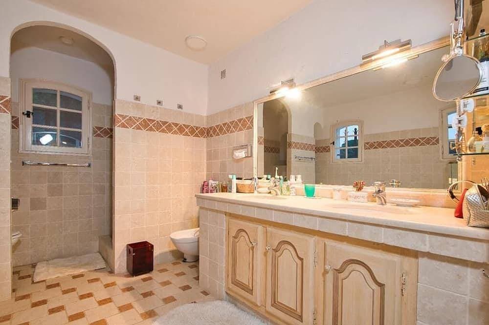 Foto 13 von 30: Villa with swimming pool walking distance from the beach
