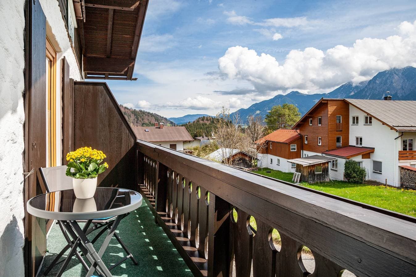 Foto 2 von 33: Ferienwohnung Nebelhorn mit Bergblick, Balkon und Wi-Fi