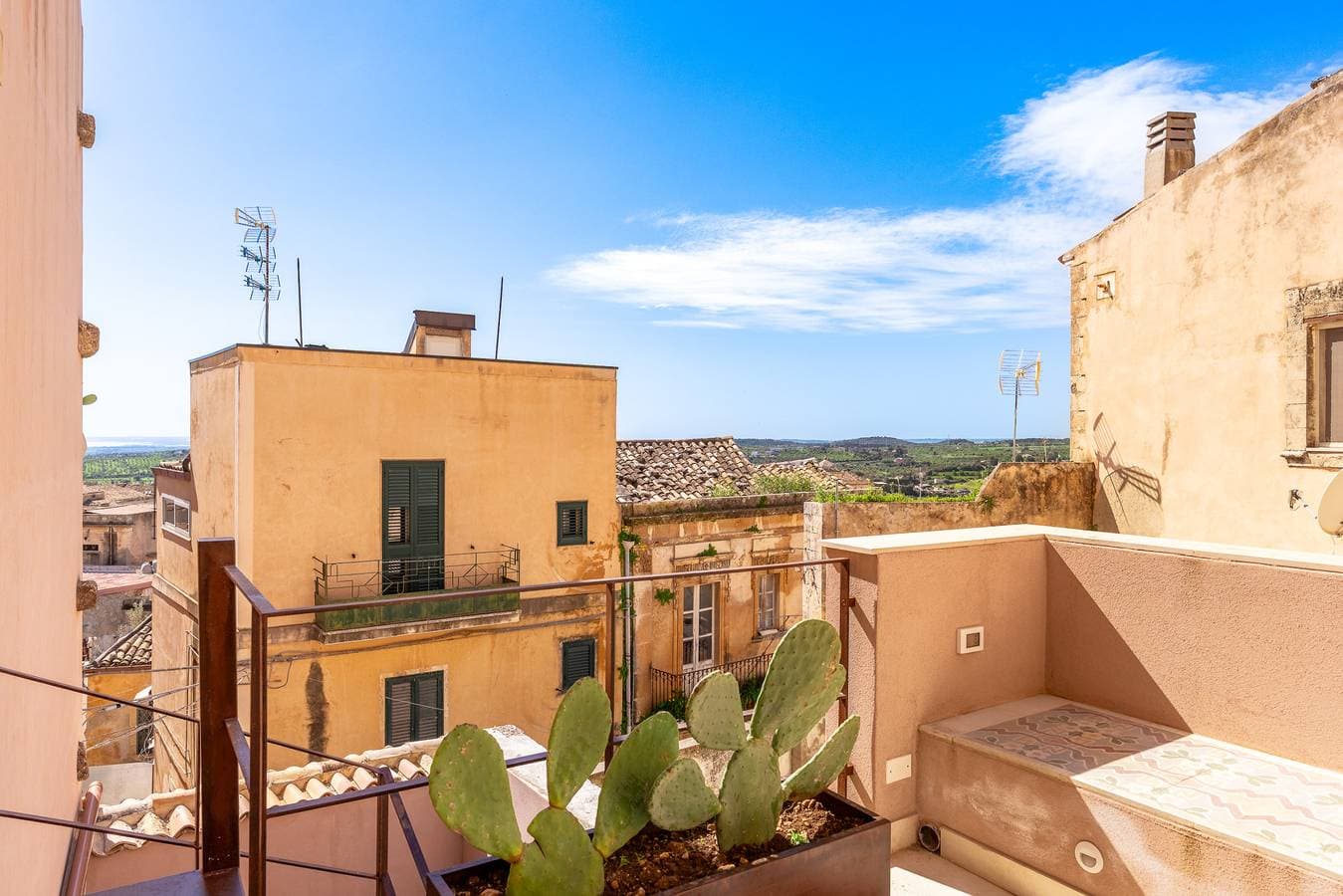 Foto 5 von 26: Charming Nest with Terrace