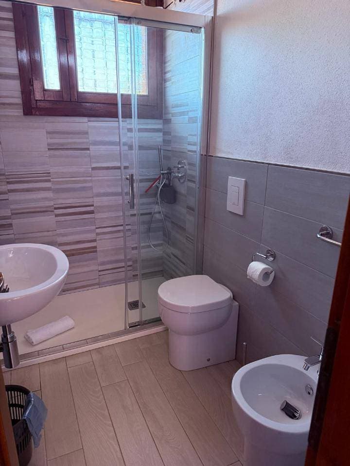 Foto 12 von 17: Large One-Bedroom Apartment