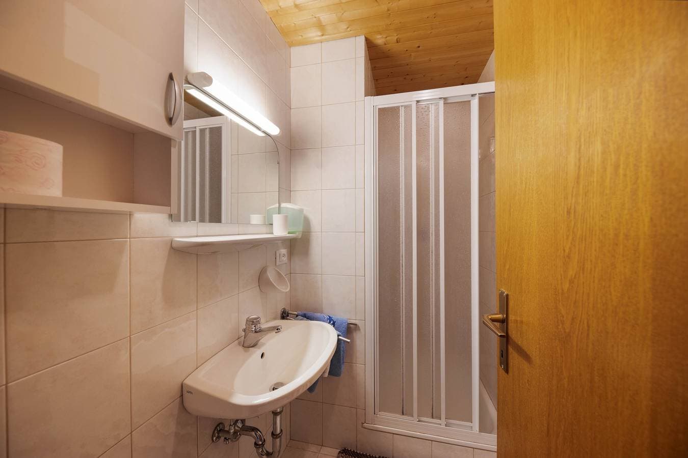 Foto 12 von 20: Ferienwohnung "Malgorerhof Lavendel" mit Bergblick, WLAN, Balkon & Gemeinschaftsgarten