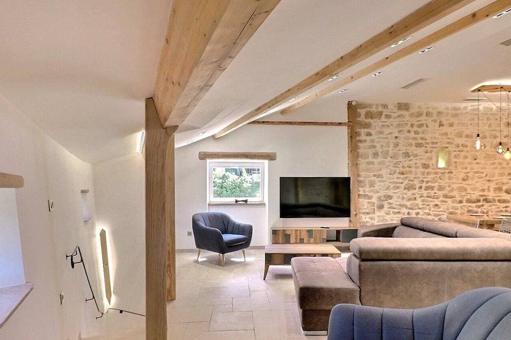 Foto 10 von 19: Le Figuier Vacation Rental - Angel Rentals in Southern Ardèche, Sleeps 4, with Private Courtyard