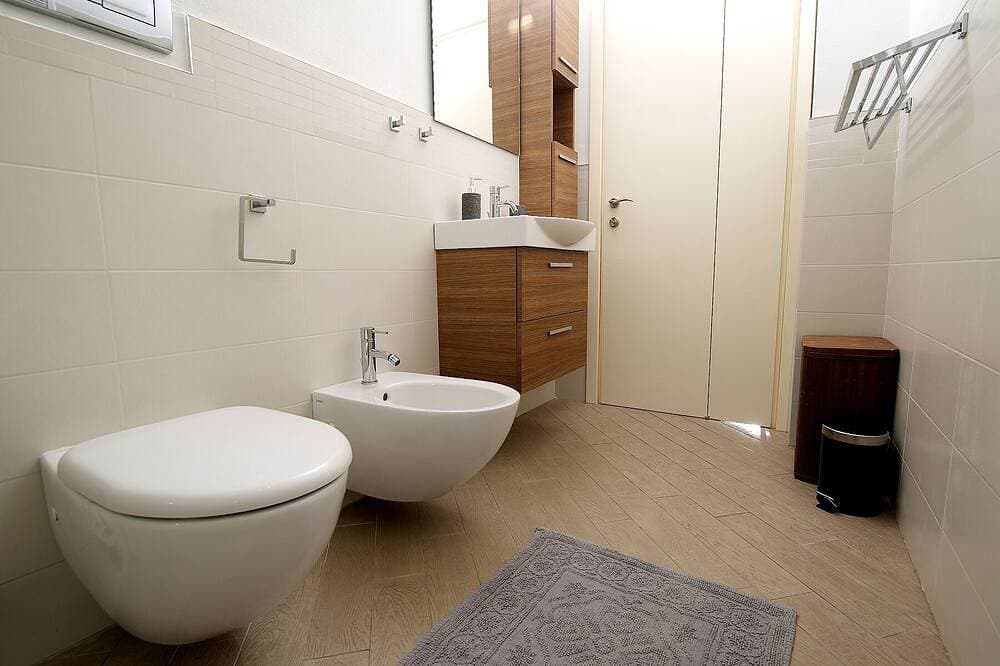 Foto 11 von 23: FeWo Farfalla mit Klima, Pool und Parkplatz mit Ladestation 22 kw, 250 Meter See
