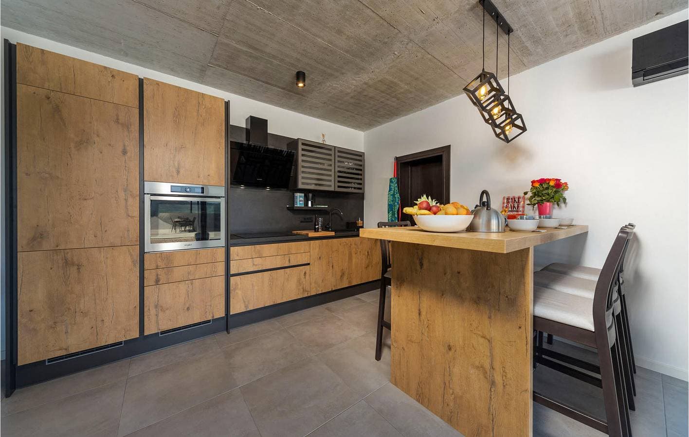 Foto 4 von 25: Geräumiges Apartment mit 1 Schlafzimmer, Pool, WLAN und Parkplatz in der Nähe des Zentrums von Raša