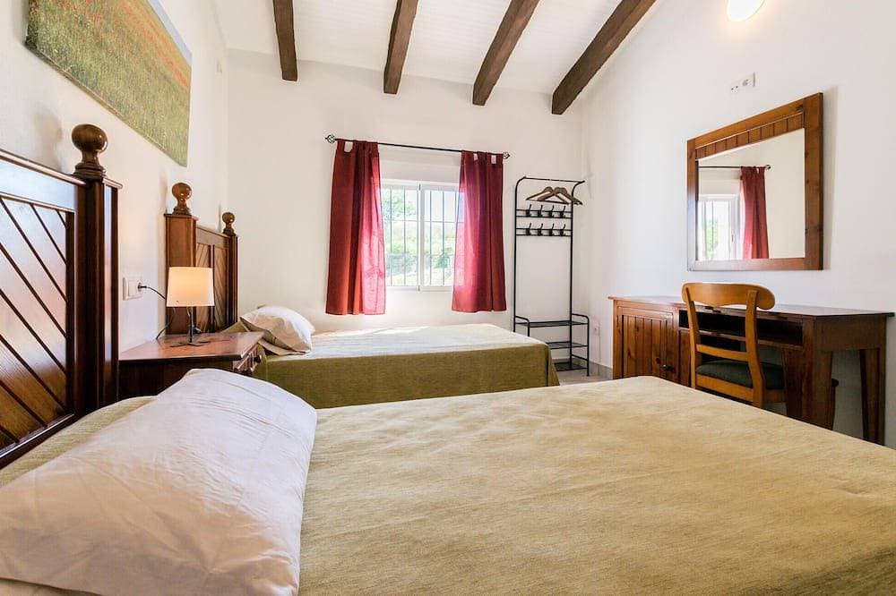 Foto 4 von 28: Cozy home in La Puebla de los Infan