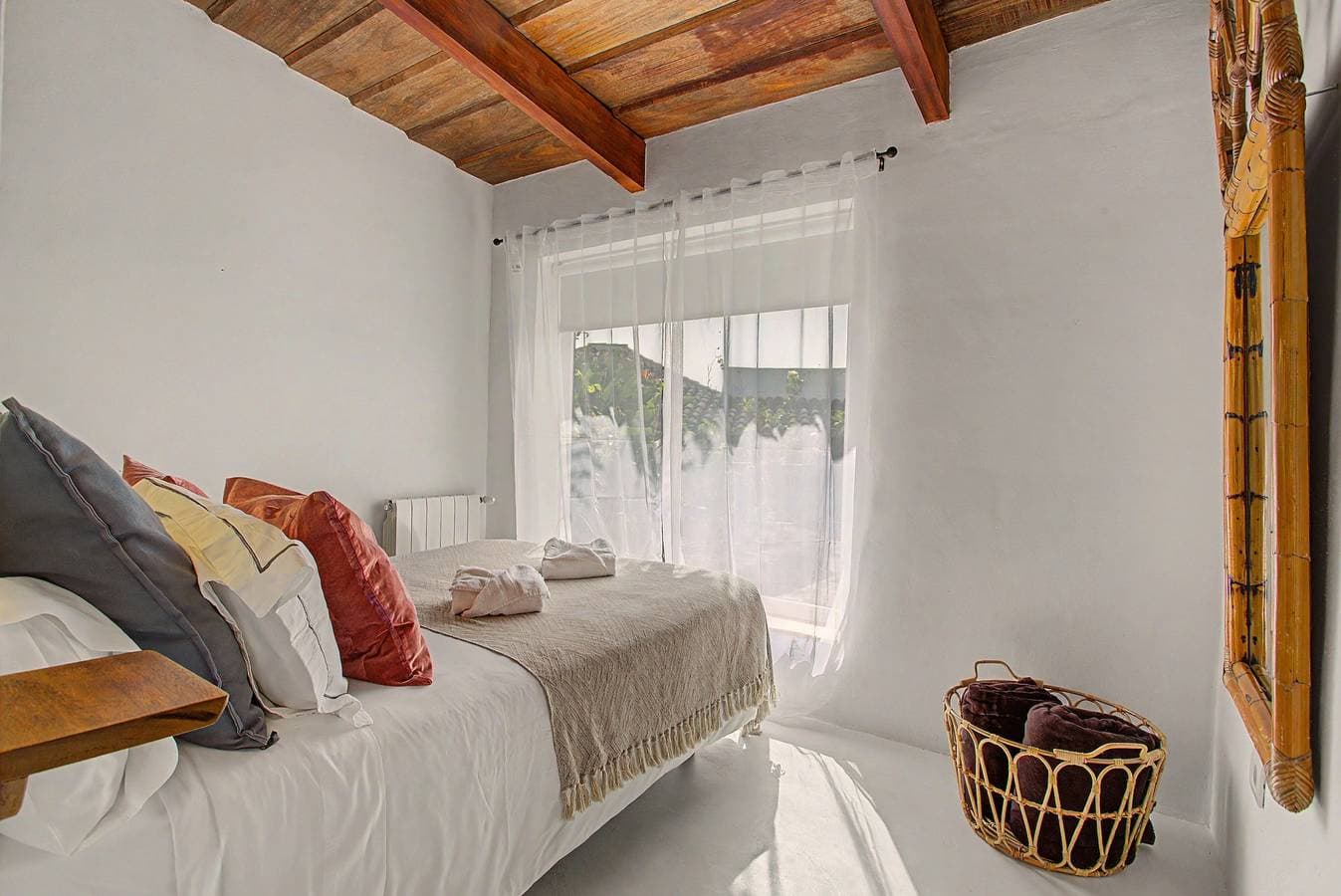Foto 8 von 33: Ferienwohnung 'La Paredita Casa Acentejo' mit Bergblick, Gemeinschaftspool und WLAN