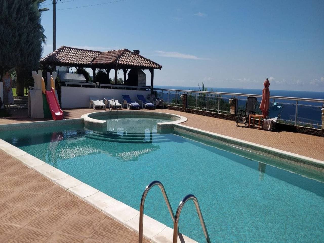 Schickes Apartment mit Pool in Dobra Voda 1