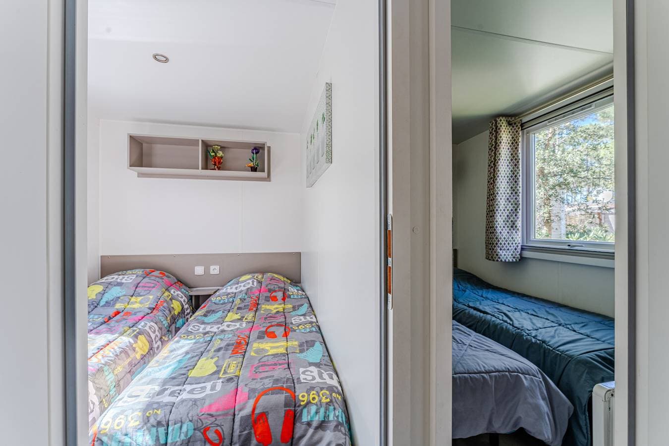 Foto 11 von 25: Mobilheim 'Les Dunes De Contis' mit Gemeinschaftspool, privater Terrasse und Klimaanlage