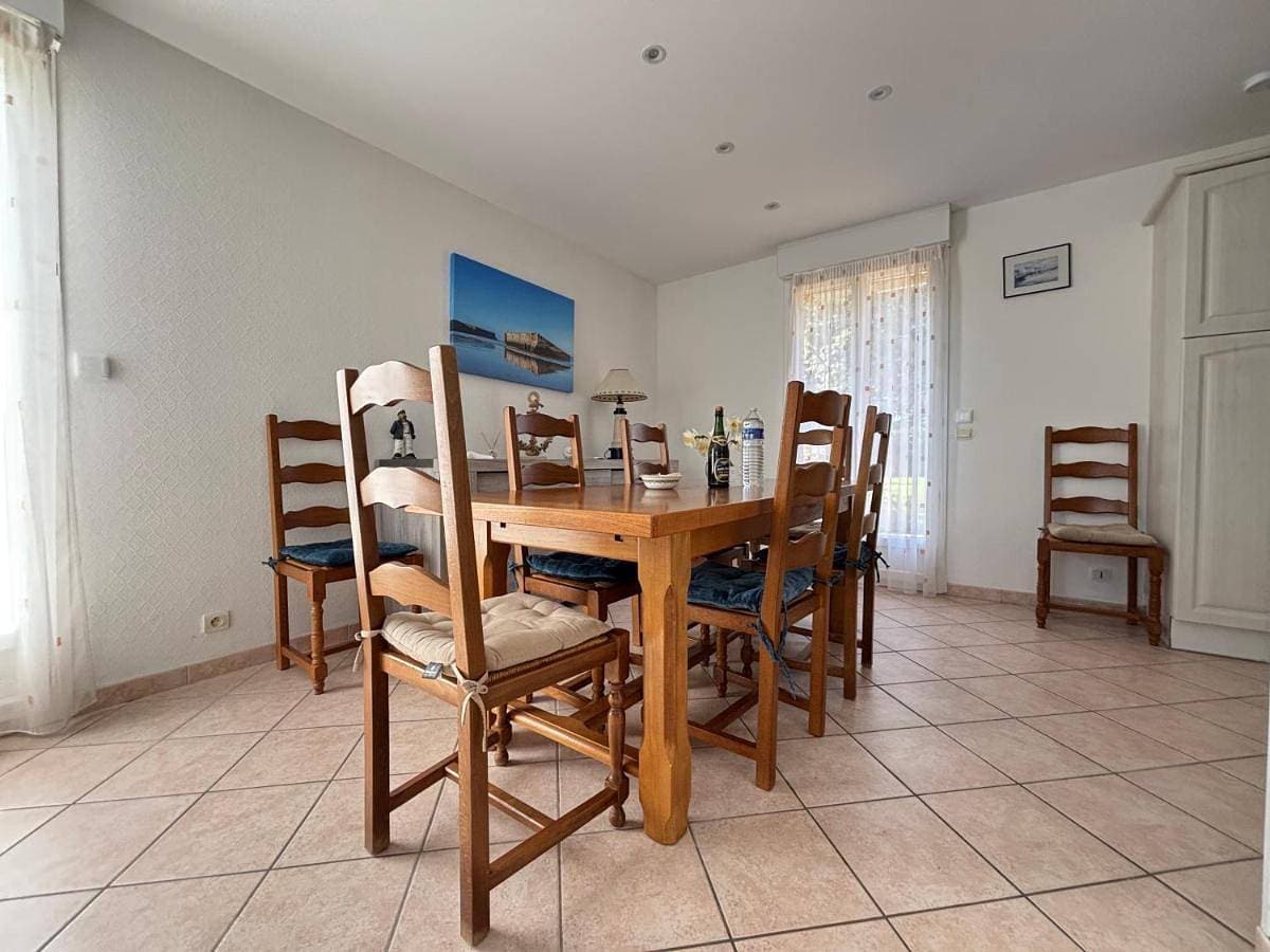 Foto 4 von 49: Four-Bedroom House