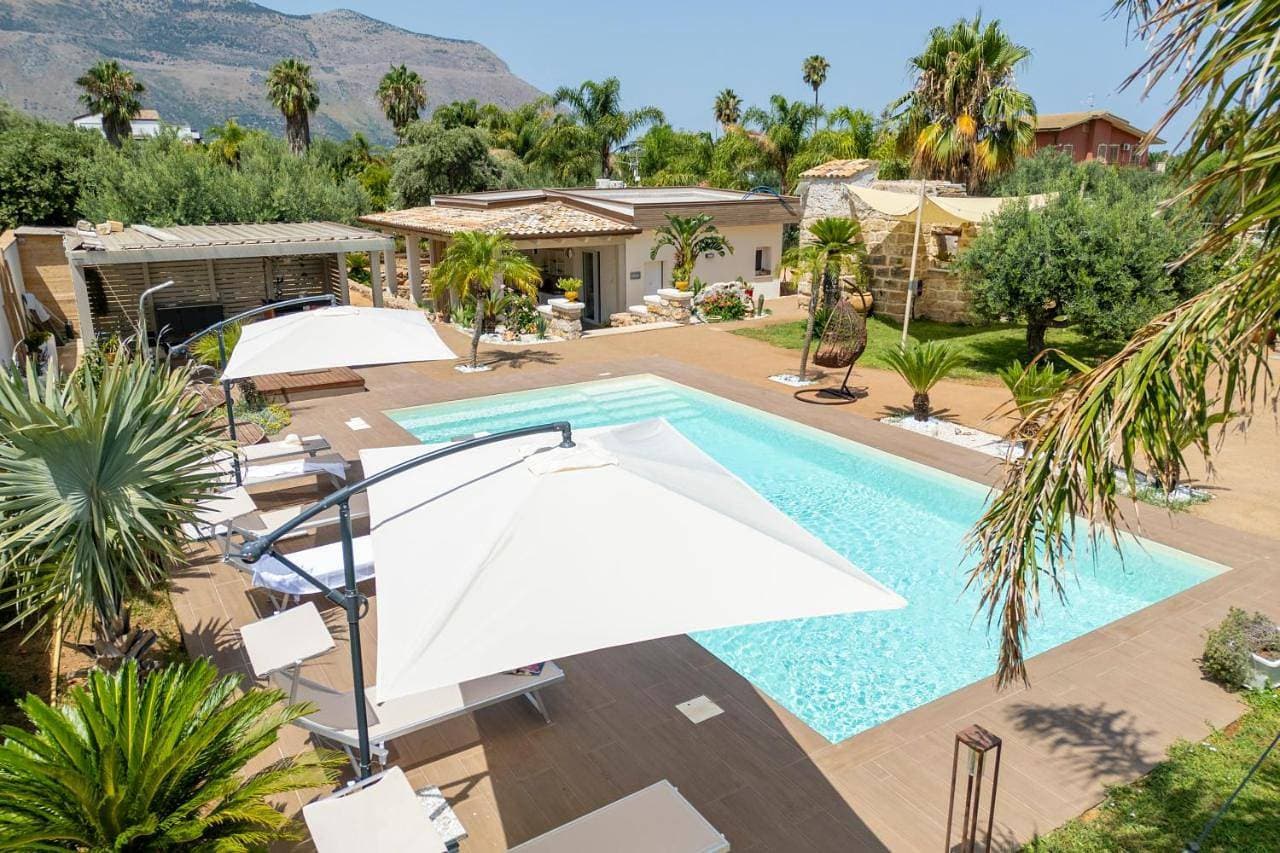 14th Oasis Family Room In Villa With Pool Near Palermo 1