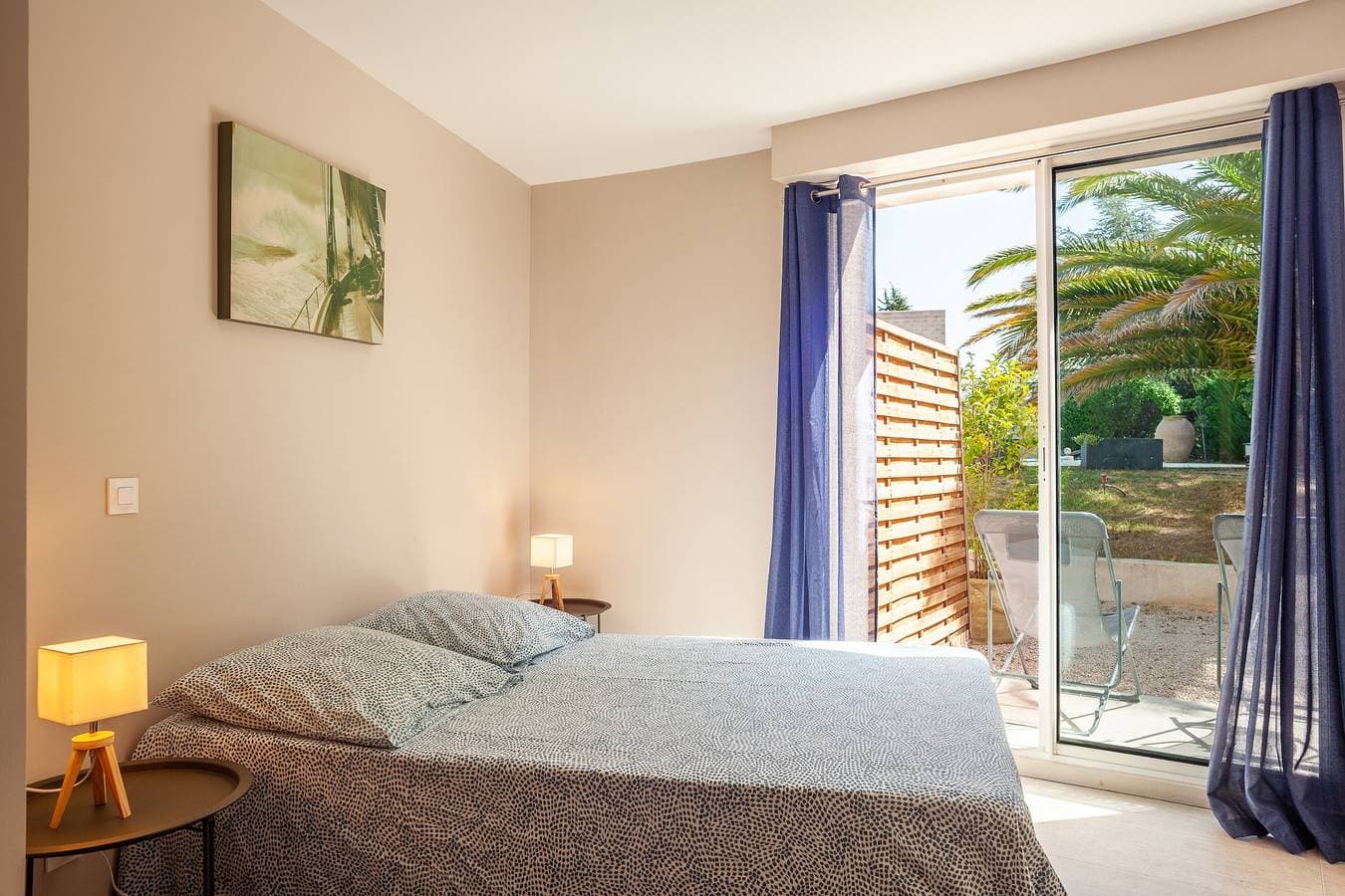 Foto 10 von 19: Ferienwohnung 'Cocon Avec Piscine Et Jardin' mit Gemeinschaftspool, privater Terrasse und WLAN