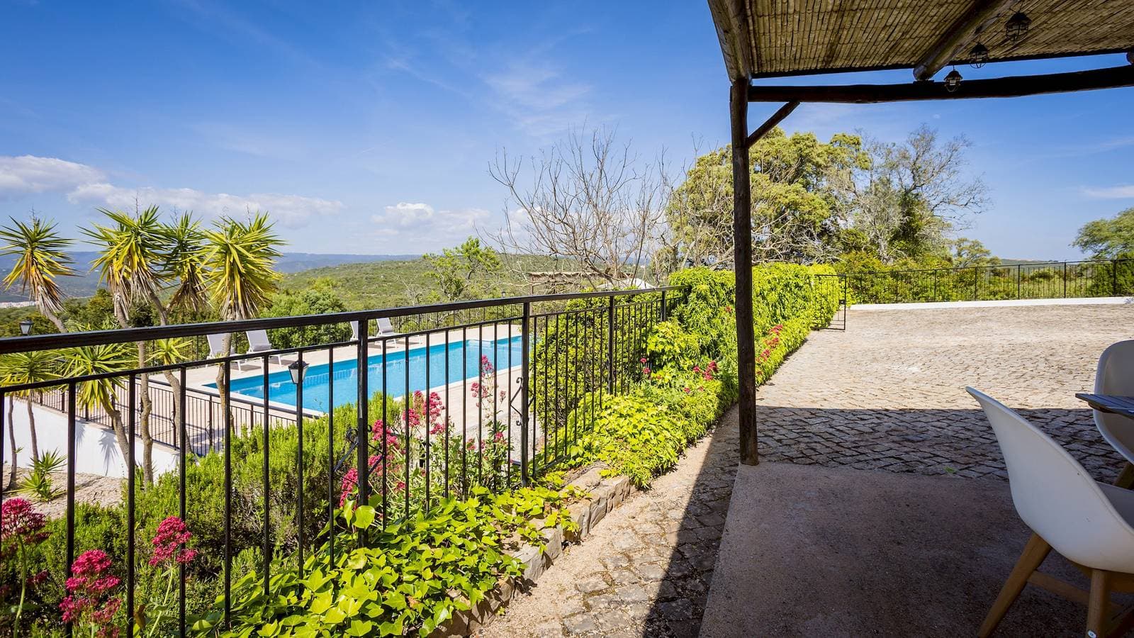 Foto 8 von 43: Villa für 8 Personen mit Terrasse