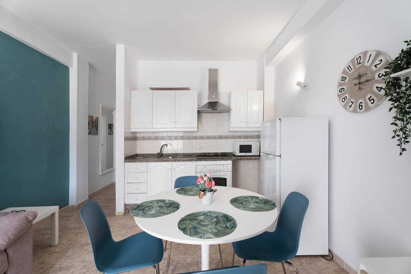 Foto 11 von 21: Ferienwohnung 'Los Cristianos One-bedroom' mit privatem Pool, Balkon und Wi-Fi