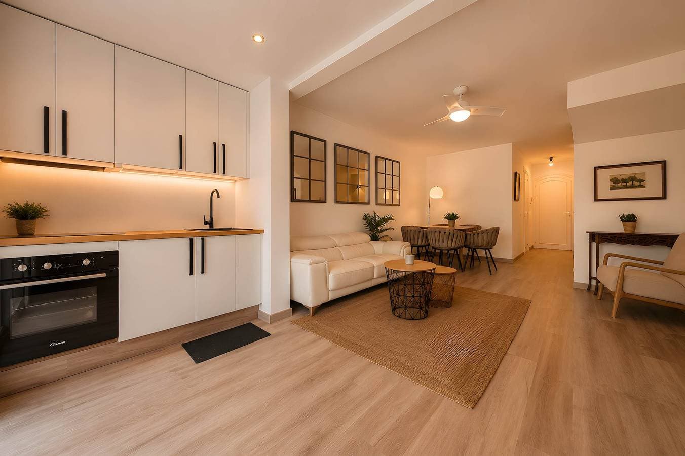Foto 4 von 16: Los Arcos | Charming Patio Pool Townhouse