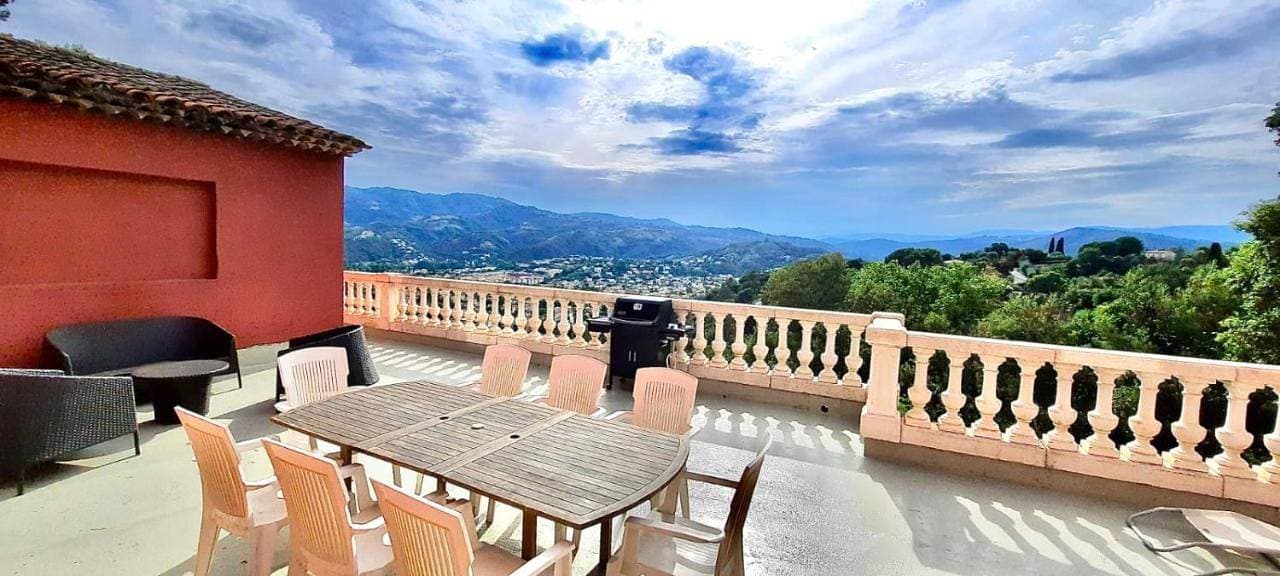 Villa vue exceptionnelle a Pegomas 1