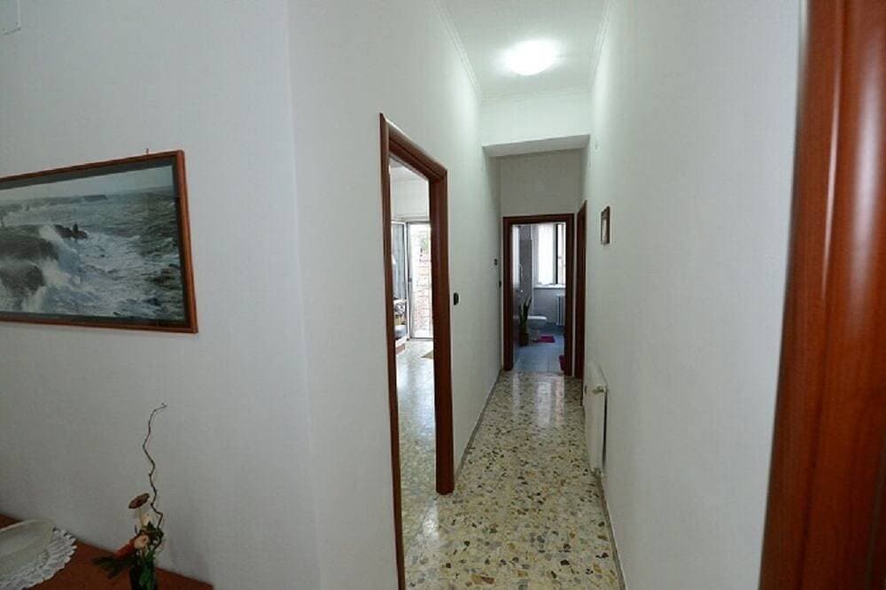 Foto 8 von 8: Second floor apartment Casa Amena near Vatican, Metro, parking.