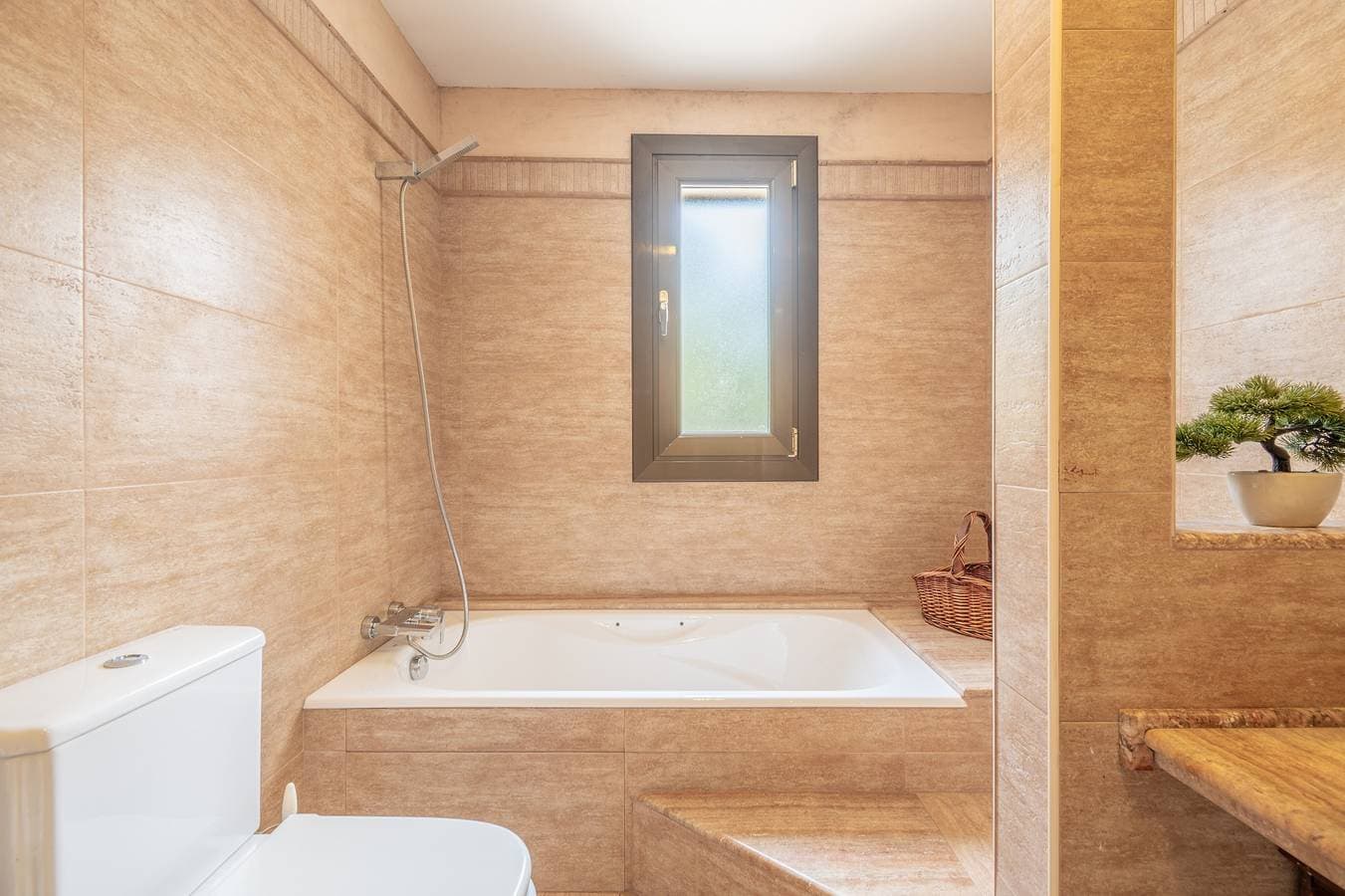 Foto 12 von 28: Ferienhaus 'Nostra' mit Bergblick, privatem Pool und Wi-Fi