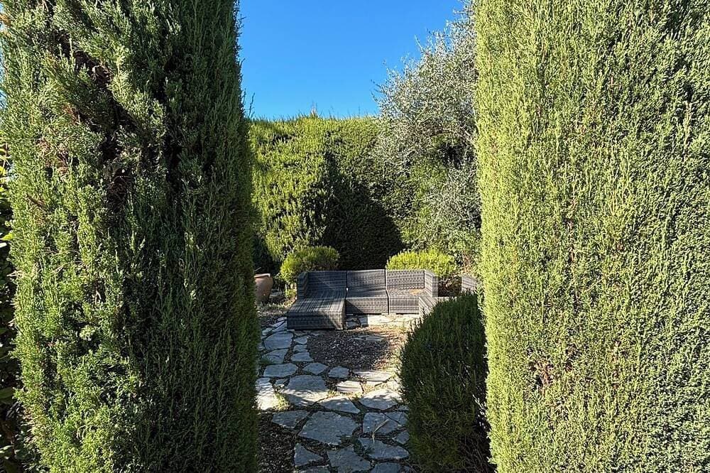 Foto 9 von 30: Beautiful 4 bed villa, stunning panoramic views, fully-equipped pool house.