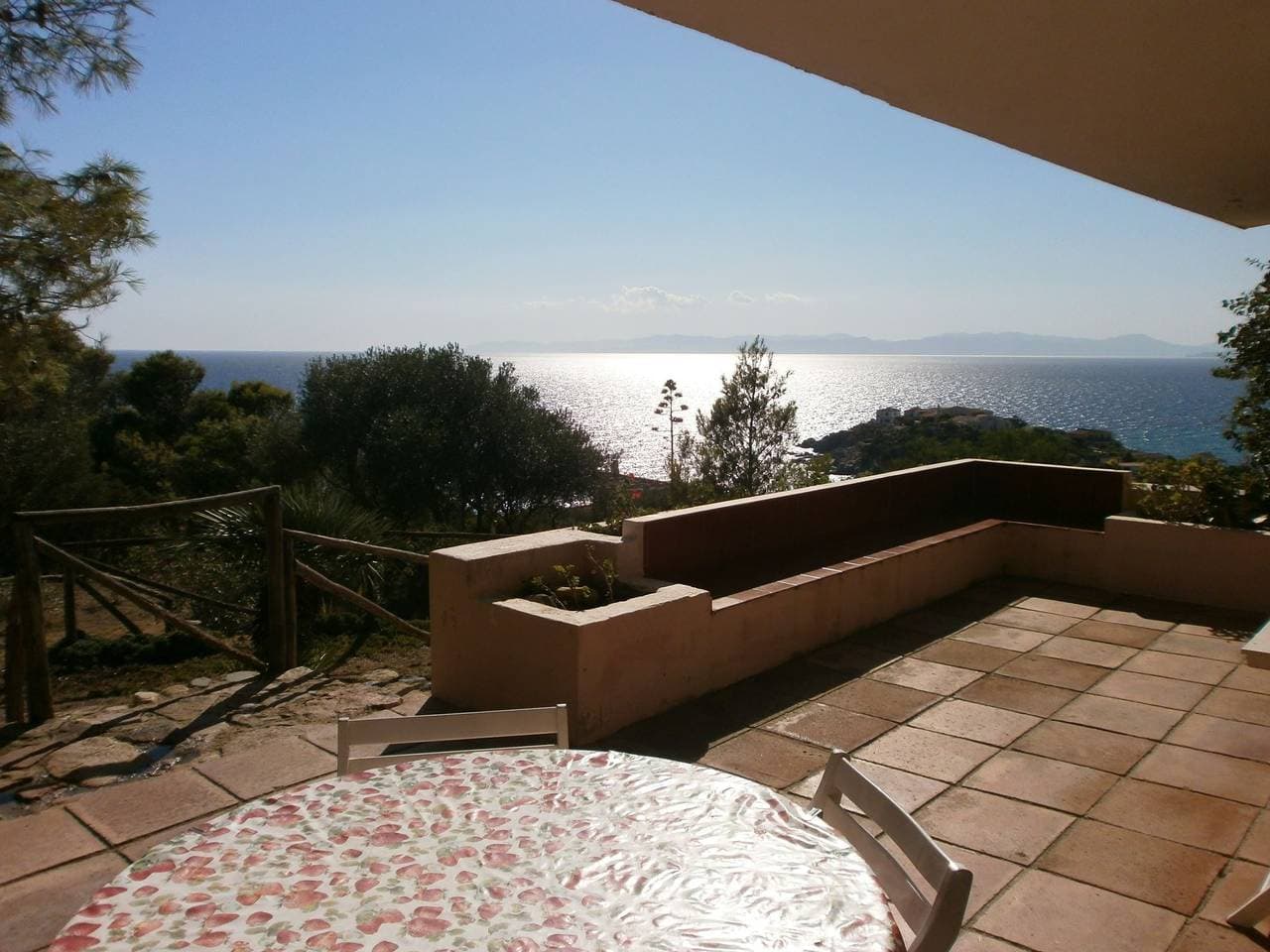 Foto 12 von 27: Villa für 7 Personen mit Terrasse