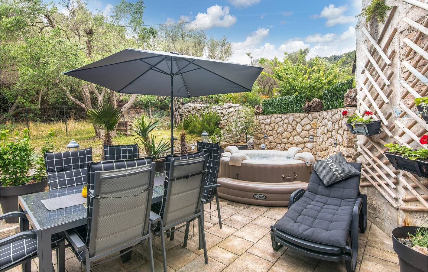 Foto 3 von 40: Gemütliche Ferienwohnung mit Meerblick, Terrasse, WLAN und Parkplatz – 2,5 km vom Strand entfernt