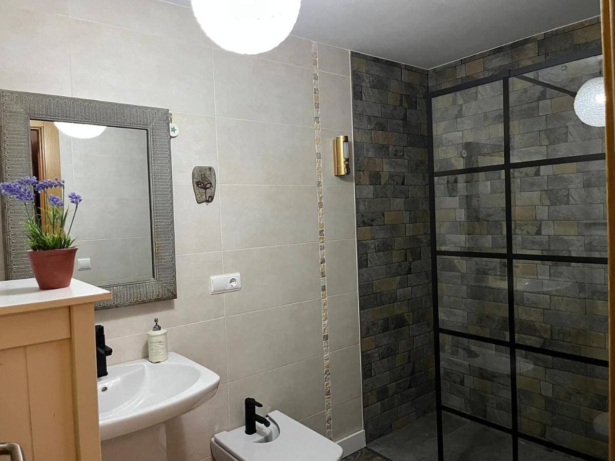 Foto 4 von 16: Two-Bedroom Apartment