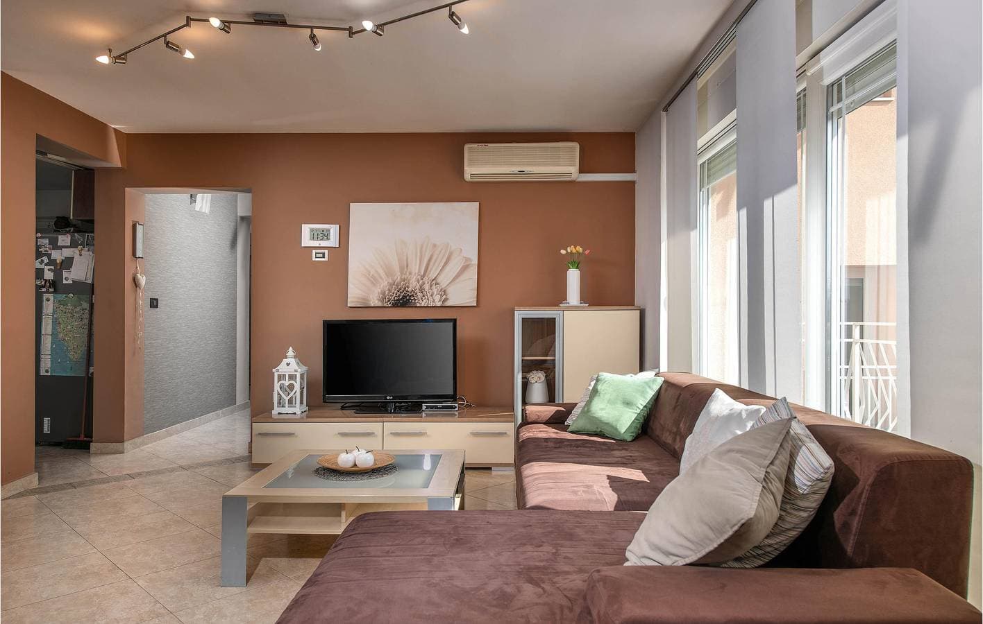 Foto 3 von 31: Geräumige Ferienwohnung in Labin mit Terrasse, WLAN und Parkplatz – 1,5 km vom Stadtzentrum entfernt