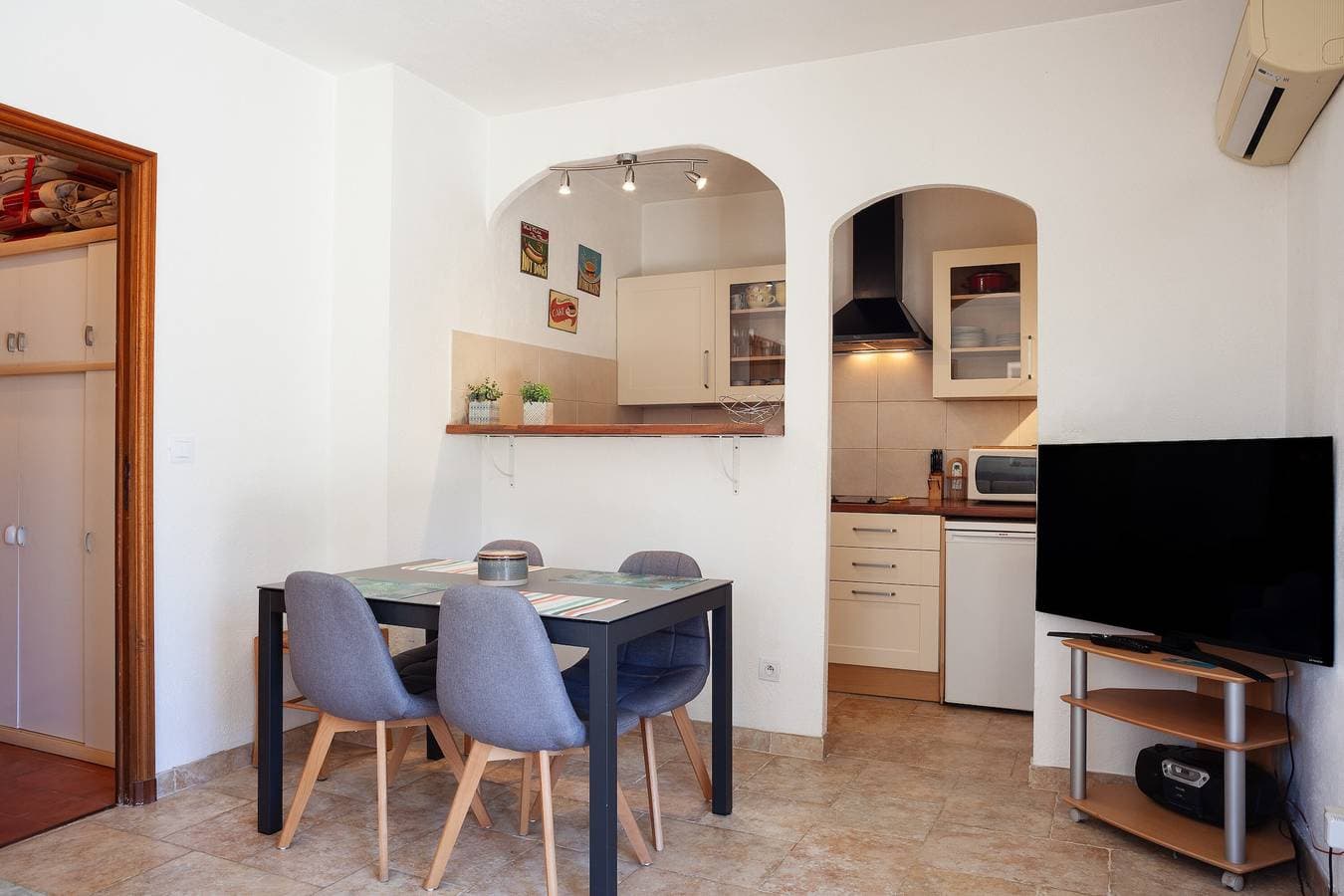Foto 5 von 26: Apartment „Somptueux mit Garten“, Meerblick, WLAN und Klimaanlage