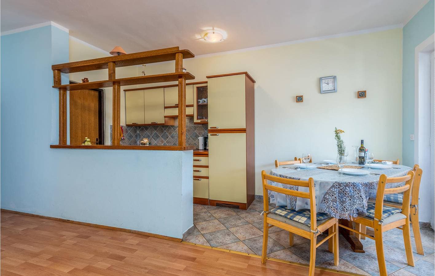 Foto 5 von 29: Gemütliche 1-Zimmer-Wohnung mit Terrasse, 1 km vom Strand von Jert entfernt