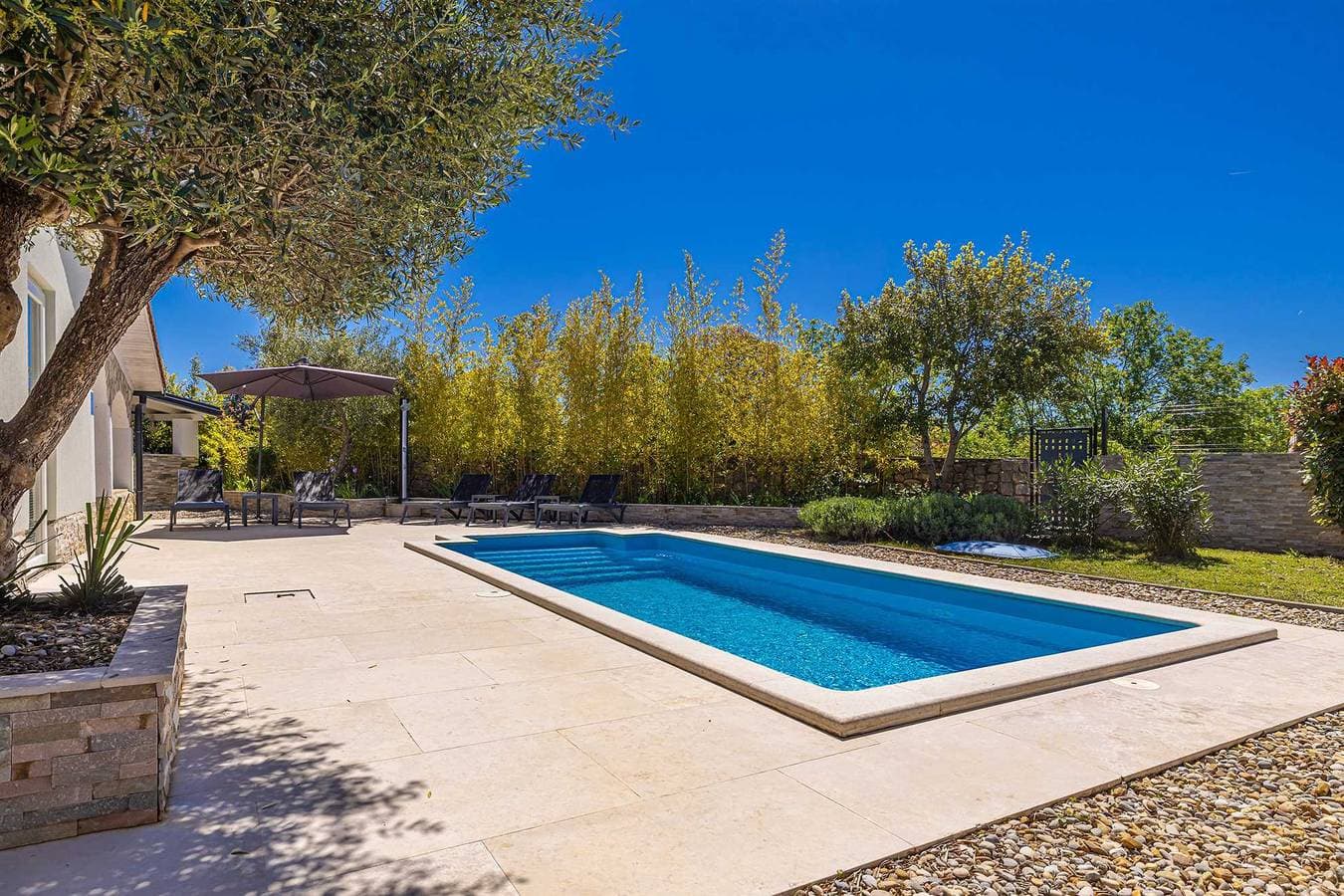 Foto 9 von 30: Ferienhaus Kai mit privatem Pool