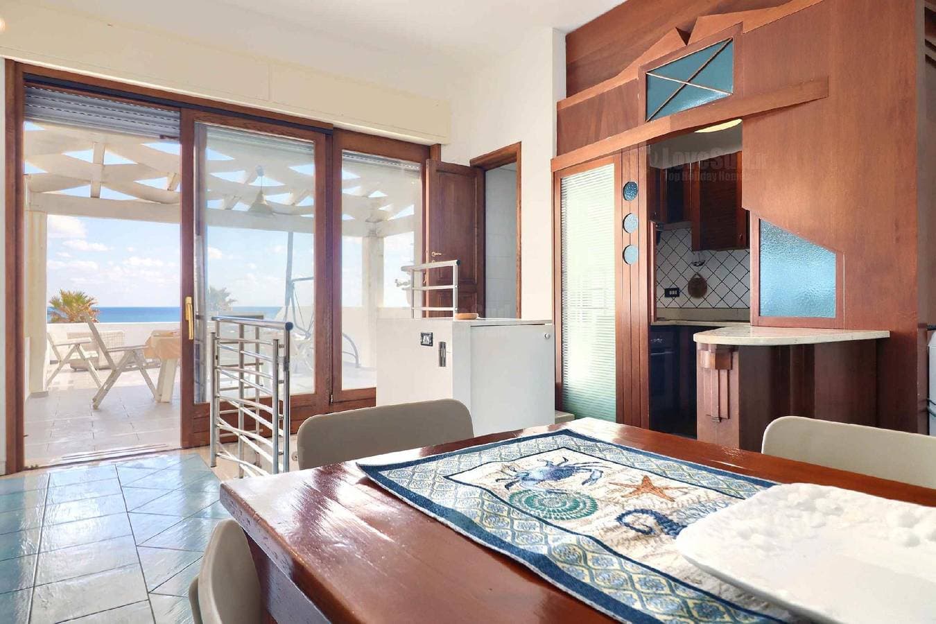 Foto 12 von 27: Ferienhaus für 8 Personen mit Terrasse