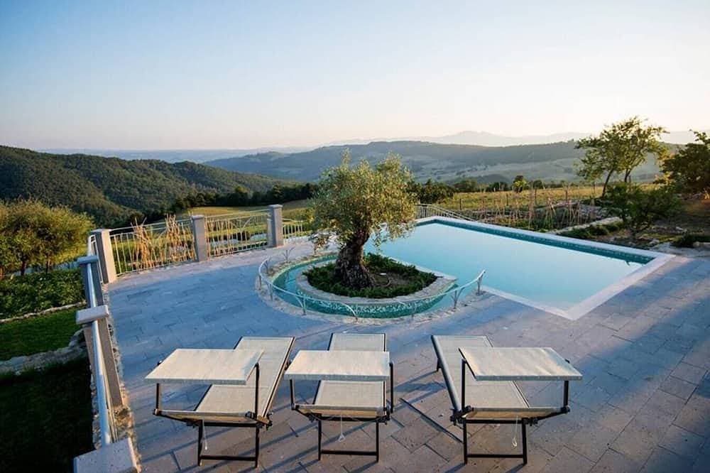 Villa Trevinano - Private villa with pool in Lazio 1