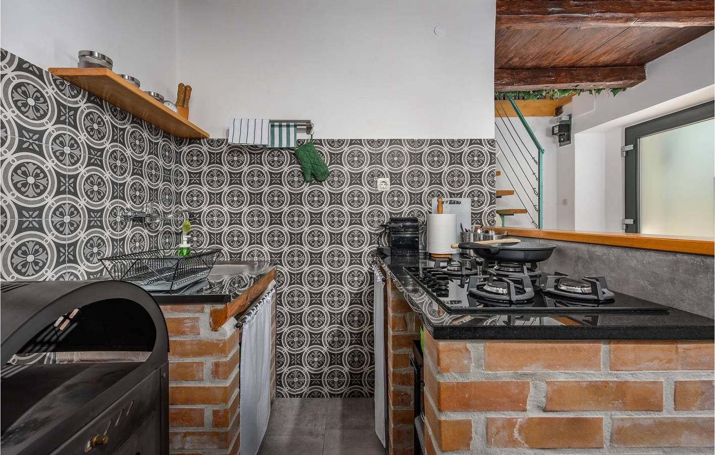 Foto 4 von 46: Charmantes Apartment, 2 km von der Küste entfernt: Gemütliches Apartment mit Terrasse und Whirlpool