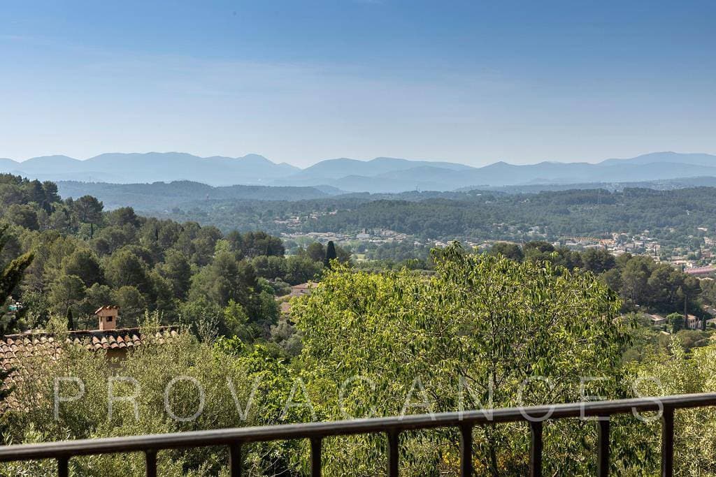 Foto 10 von 60: Schönes Ferienhaus mit Aussicht in Draguignan