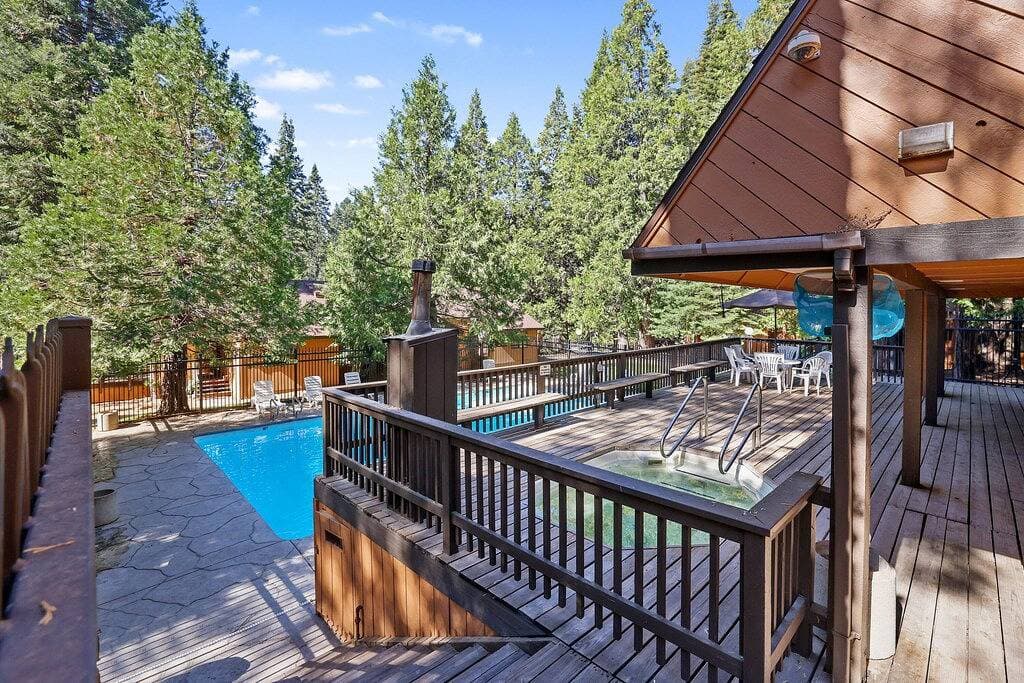 Foto 2 von 24: Shaver Escape! Mountain Loft Condo