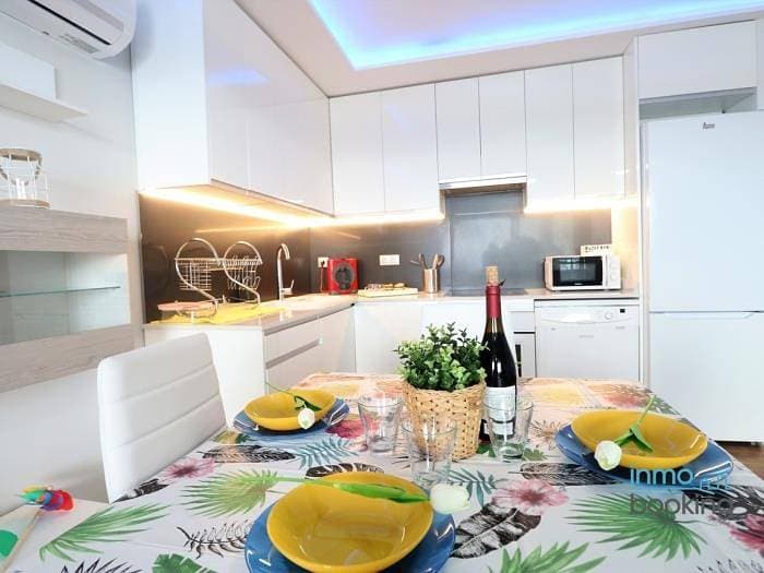 Foto 12 von 48: Ferienwohnung für 4 Personen mit Terrasse