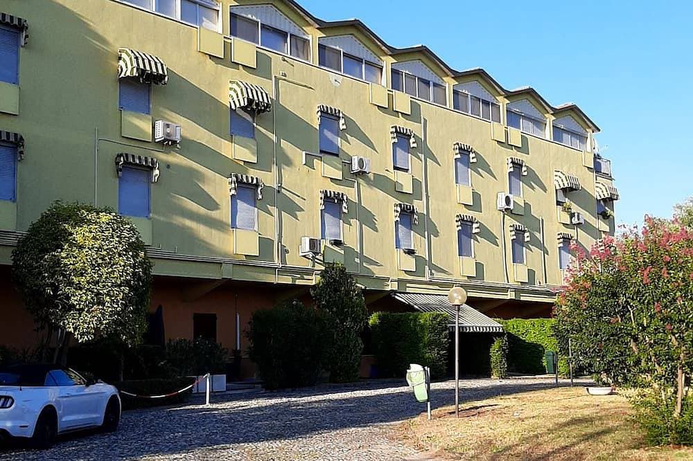 Foto 6 von 9: Casa Matilde in lakefront residence, Peschiera del Garda