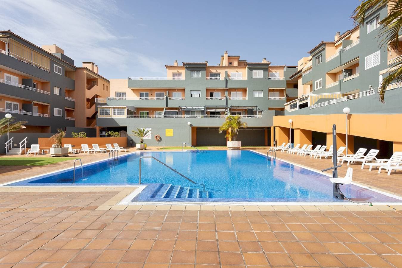 Foto 2 von 47: Ferienwohnung für 3 Personen mit Pool