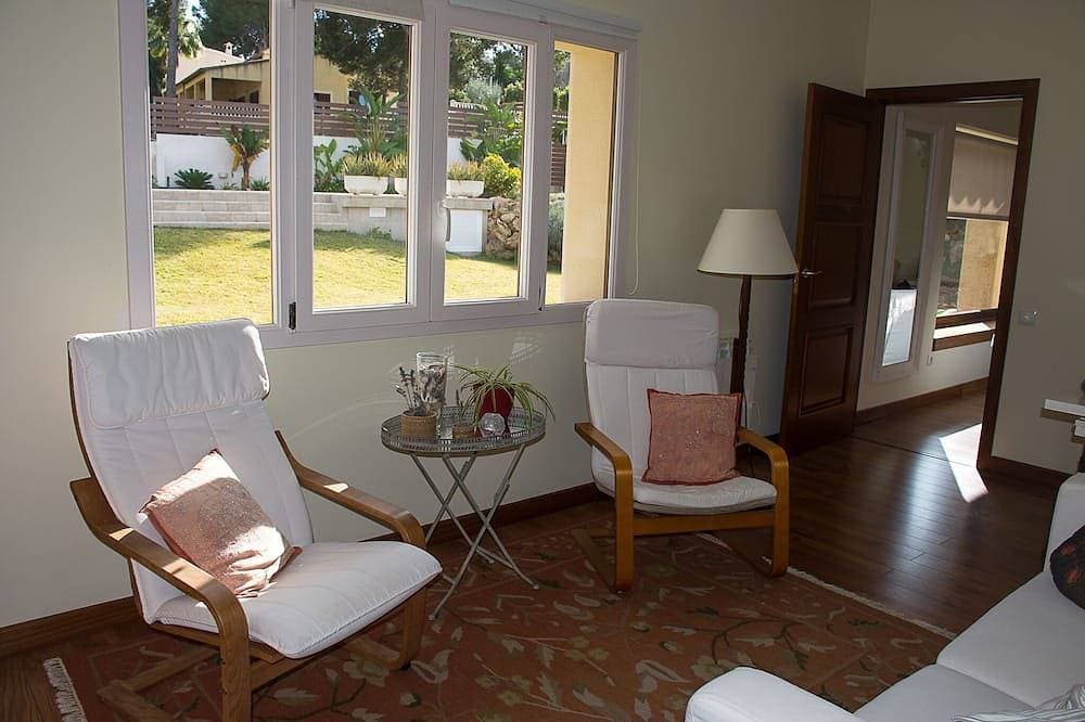 Foto 10 von 30: Schöne Villa auf Mallorca, Santa Ponsa. Hell und Sonne den ganzen Tag beleuchtet.