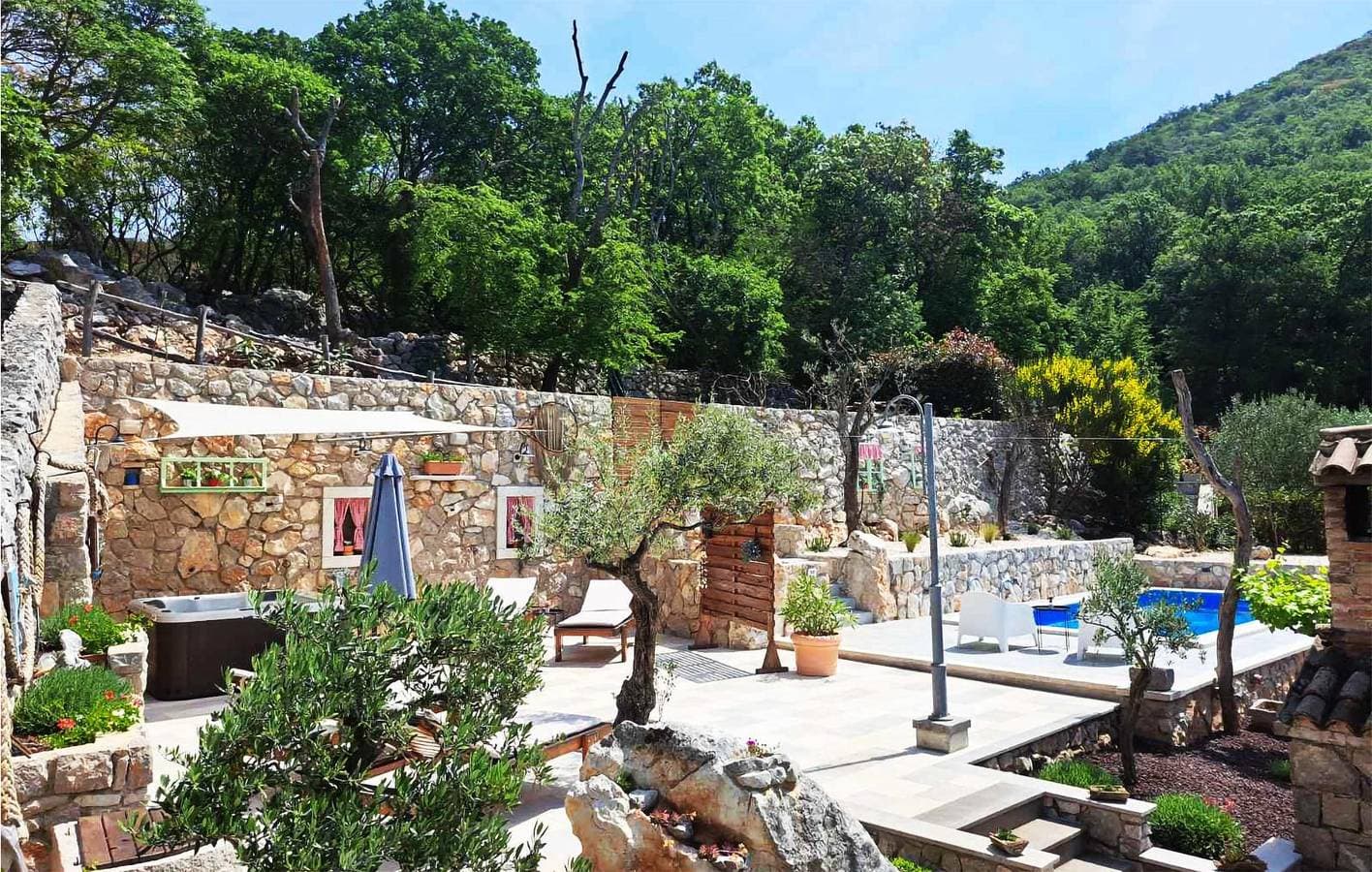 Foto 13 von 37: Gemütliche Ferienwohnung mit Pool, Terrasse und WLAN – nur 300 m von der Küste entfernt!