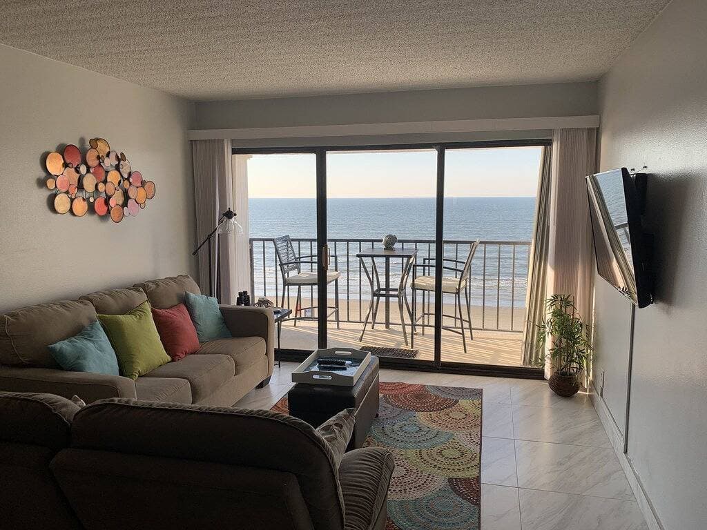 Foto 2 von 22: Beachfront Condo Infinity Ocean View !!
