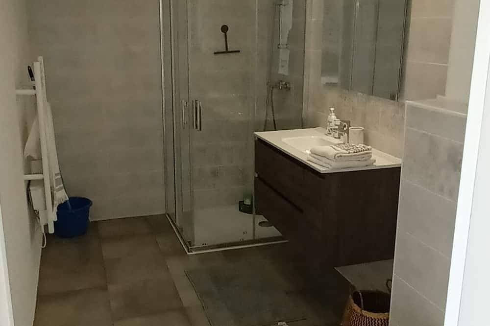 Foto 4 von 9: Appartement Neuf, à 5minutes de la Plage, Commerce au Rdc, Pour 4 Personnes