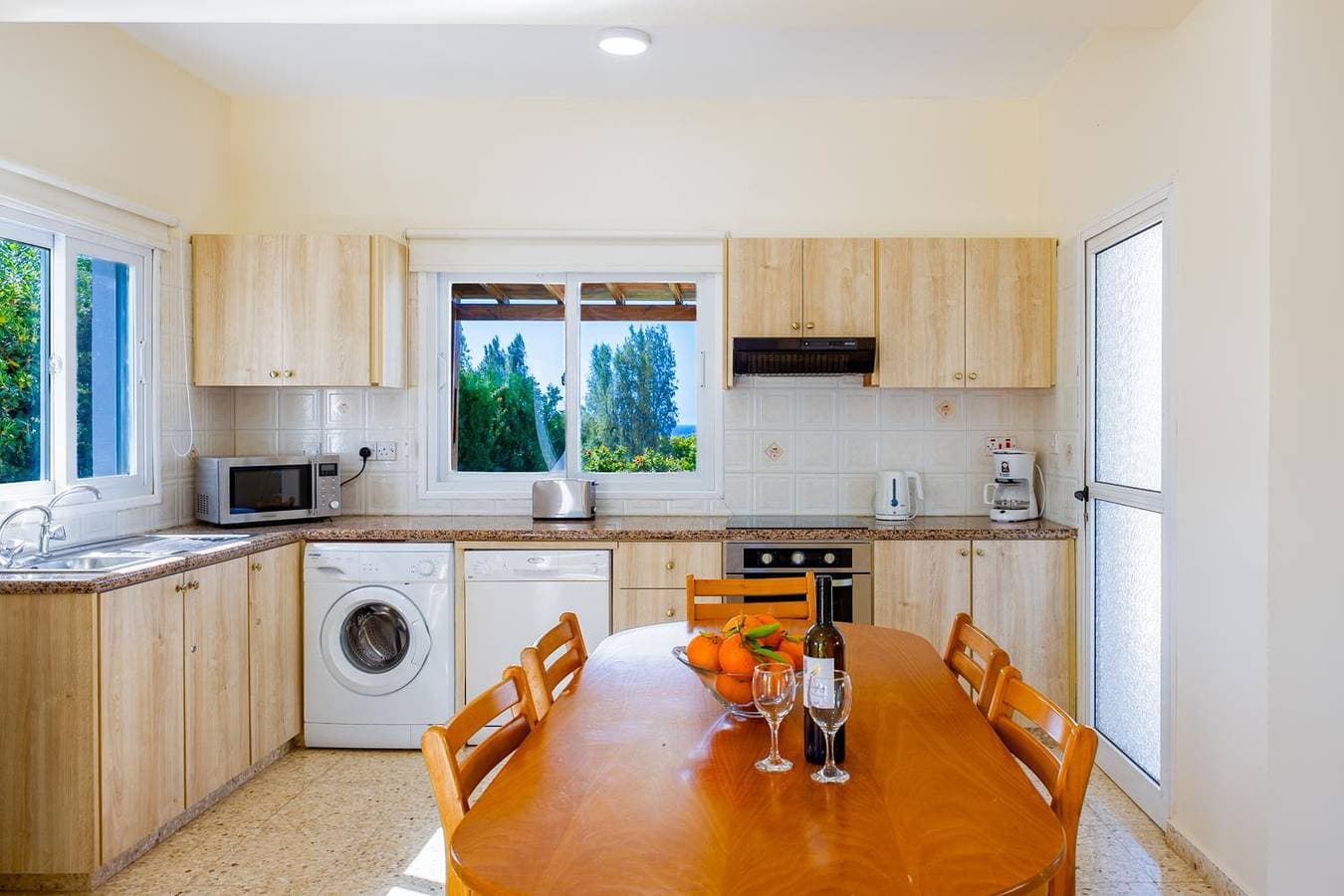 Foto 11 von 29: Villa für 4 Personen mit Balkon