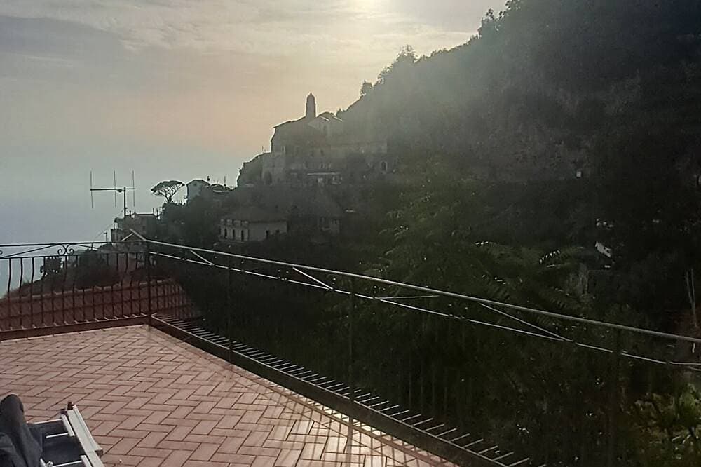 Foto 8 von 8: Ancient atmospheres and modern comfort, between rock and sea