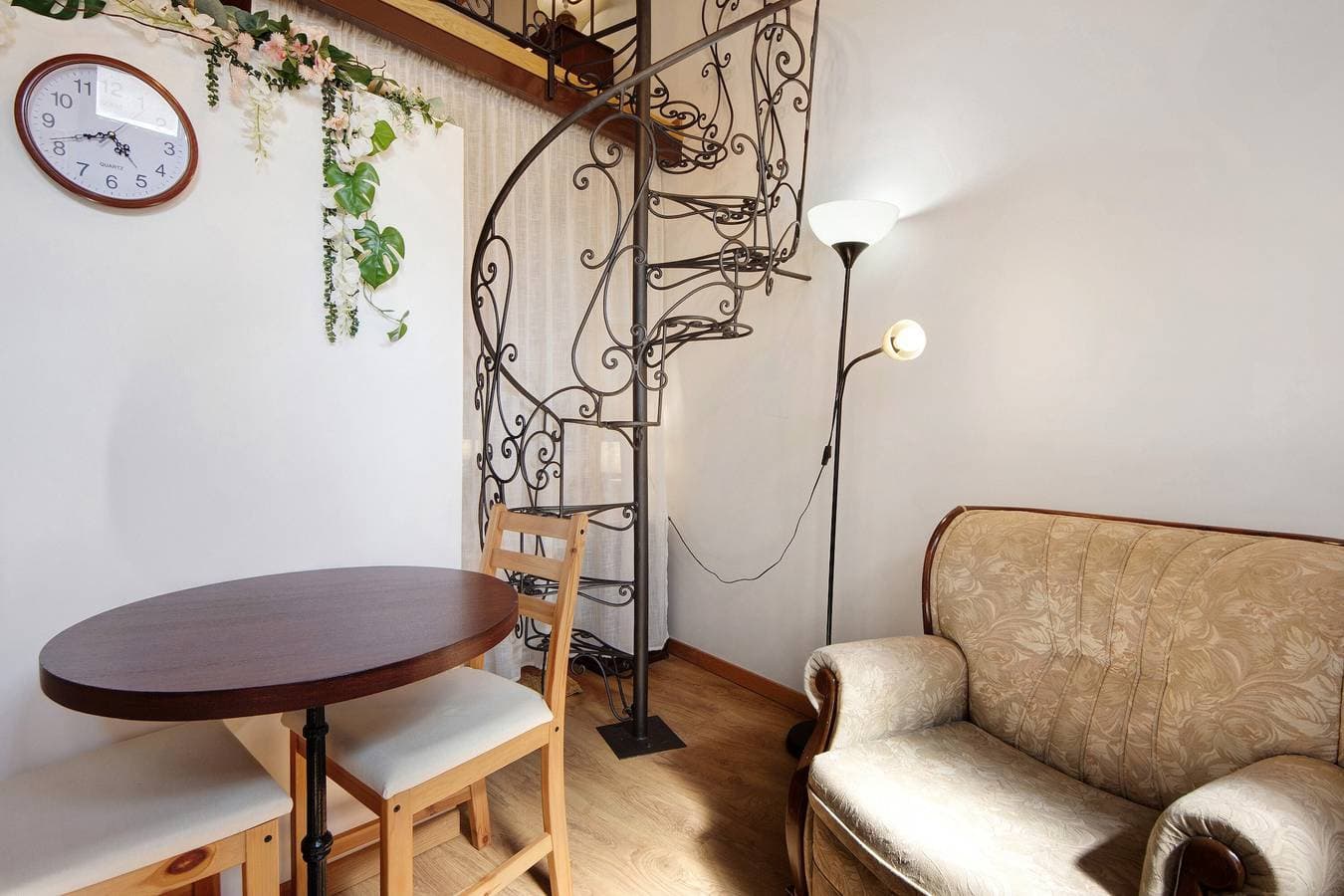Foto 4 von 43: Romantisches Zimmer – Bergblick, WLAN und Klimaanlage